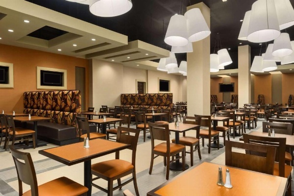 Embassy Suites by Hilton Orlando Lake Buena Vista South image 27